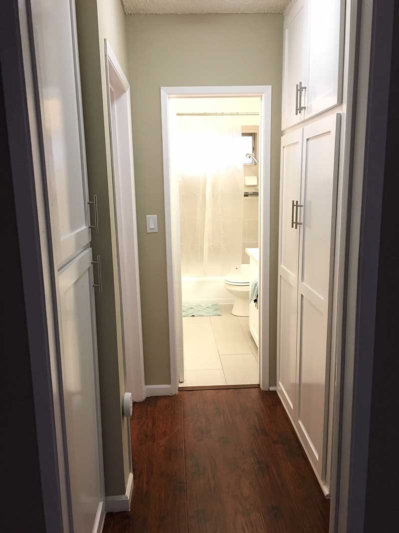 Magnolia Place Apartment hallway to bathroom